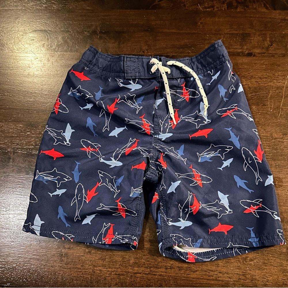 Boys size 5 OshKosh B’gosh swim trunks.